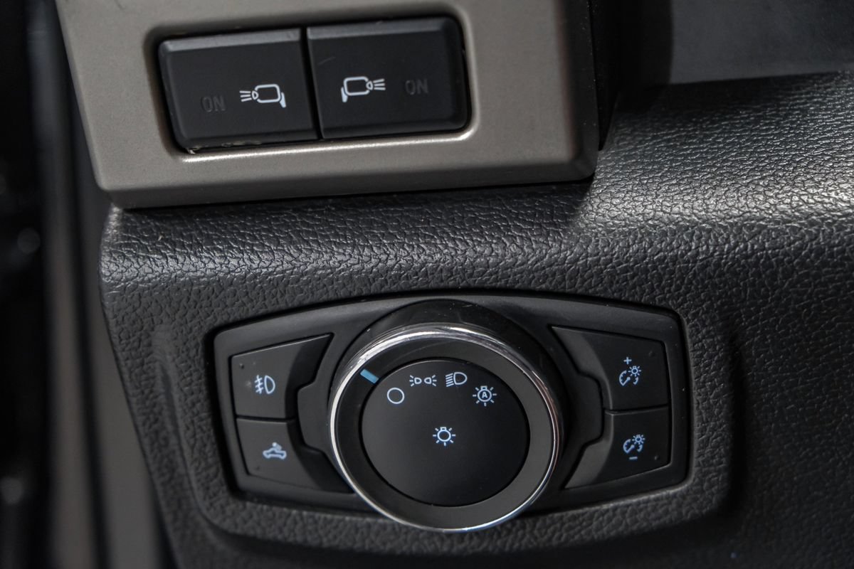 Used 2020 Ford F250 Lariat w/ Lariat Ultimate Package AWD/4WD image 29