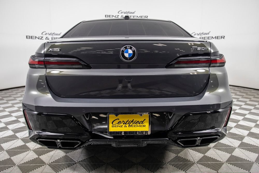 Used 2023 BMW 760i xDrive AWD/4WD image 4