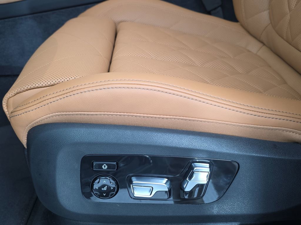 New 2026 BMW X7 xDrive40i w/ M Sport Package image 29