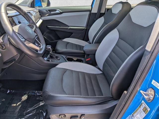 Used 2022 Volkswagen Taos SEL w/ Panoramic Sunroof Package FWD image 22