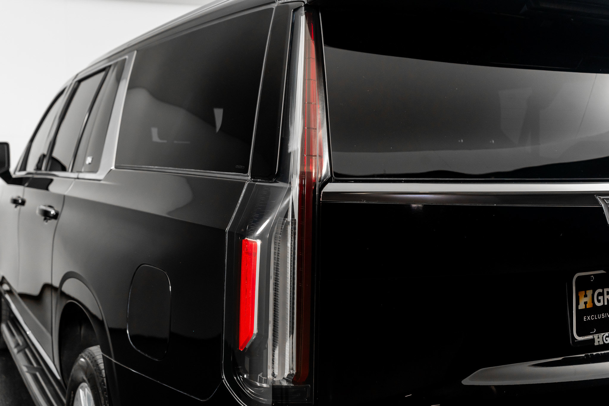 Used 2024 Cadillac Escalade ESV Premium Luxury image 12