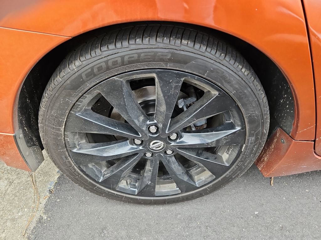 Used 2021 Nissan Maxima Platinum w/ Sport Mat Group FWD image 7