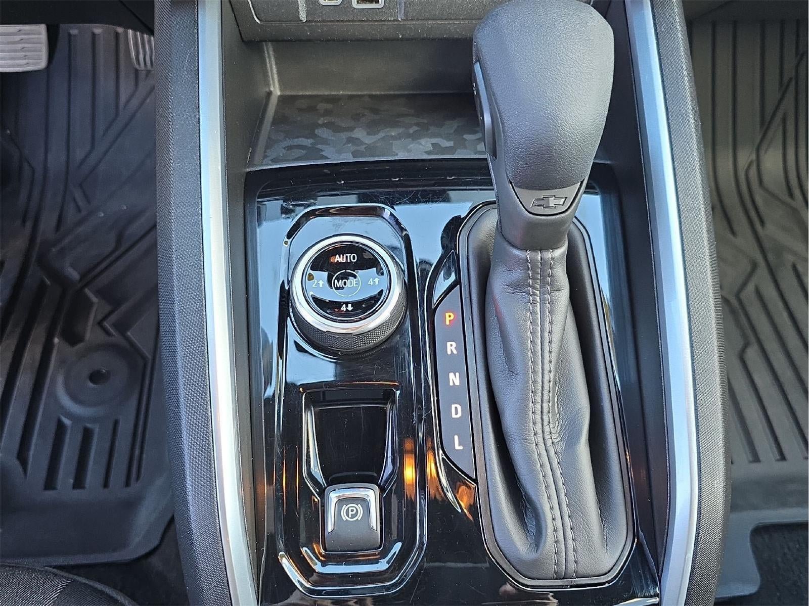 Used 2024 Chevrolet Colorado Trail Boss w/ Technology Package AWD/4WD image 18