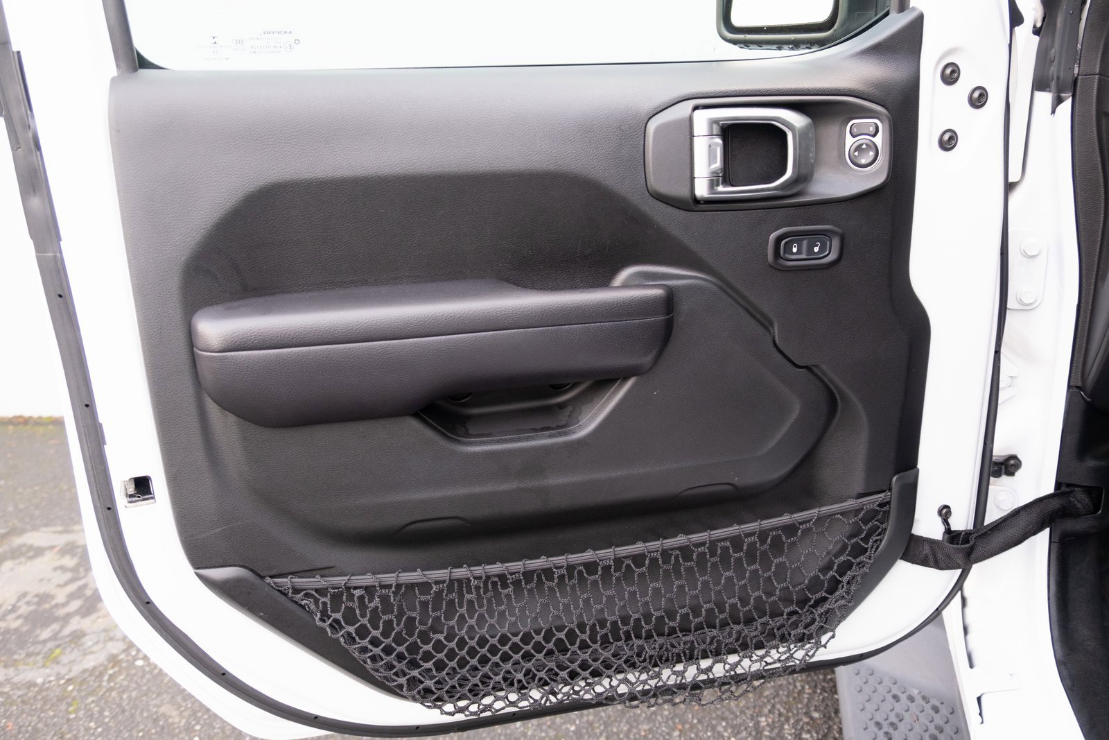 Used 2018 Jeep Wrangler Sport image 12