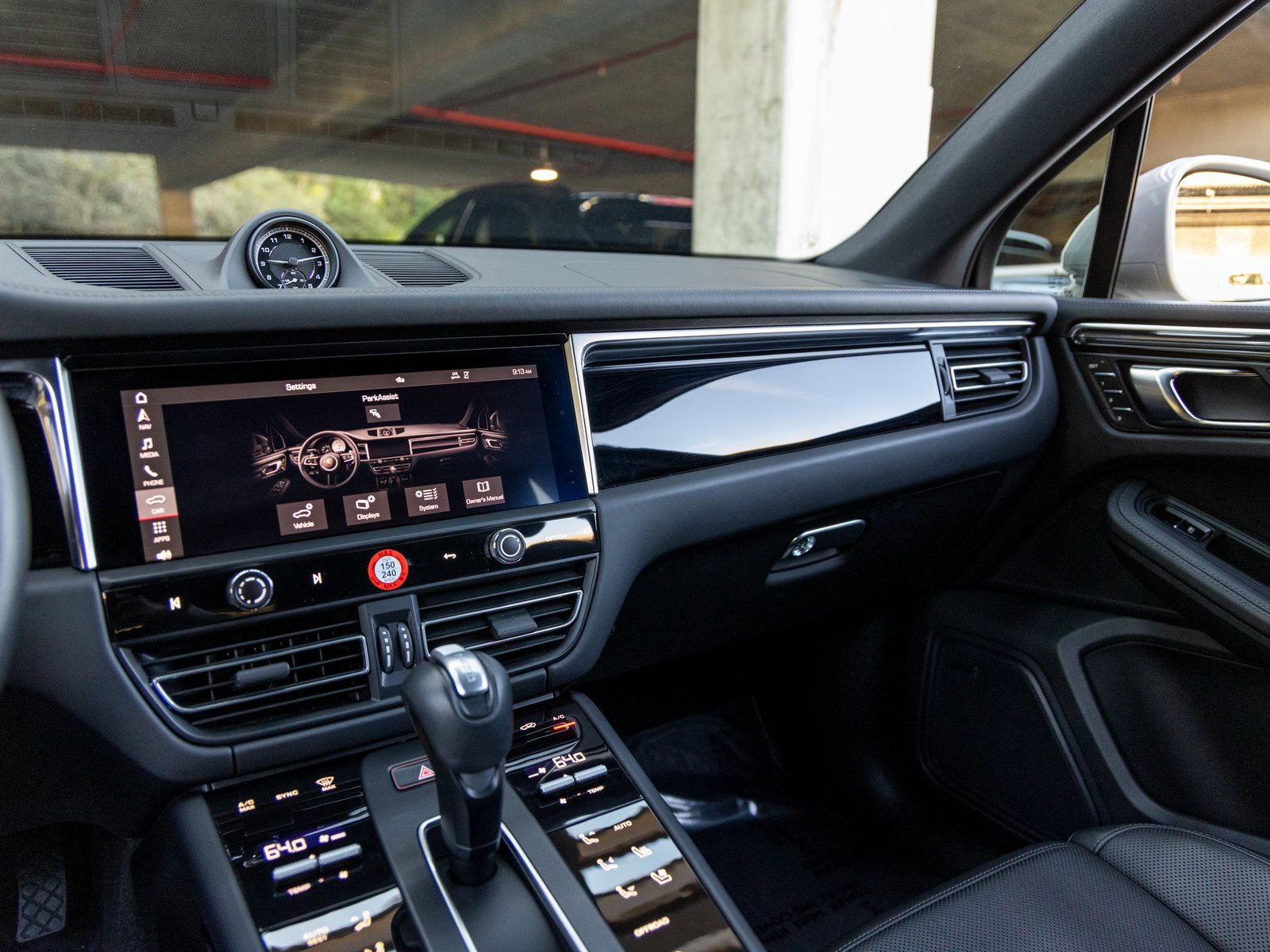 Certified 2024 Porsche Macan image 36