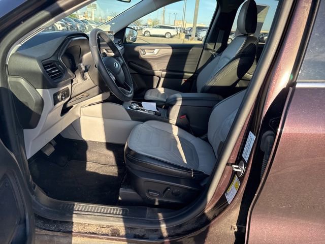 Certified 2023 Ford Escape Platinum w/ Premium Technology Package AWD/4WD image 2