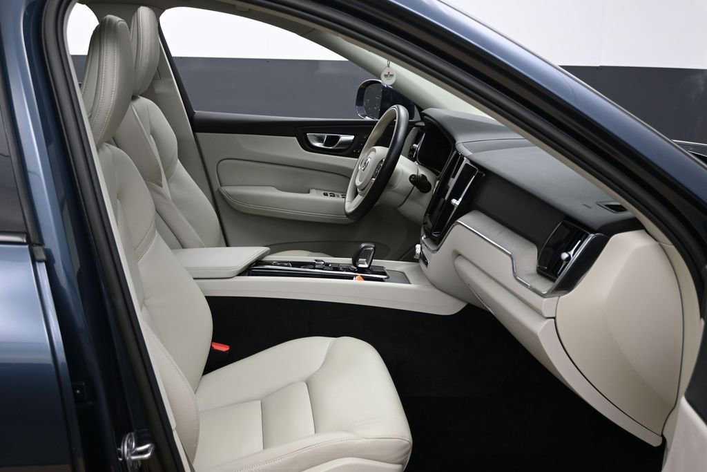 Used 2023 Volvo XC60 B5 Plus w/ Protection Package Premier image 35