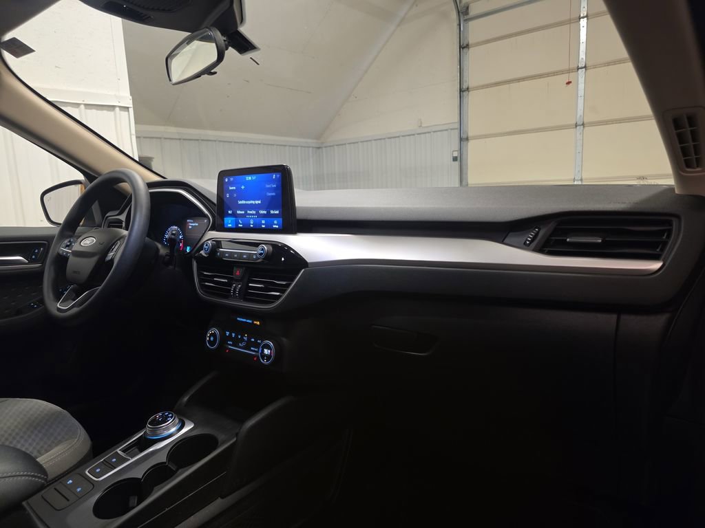 Used 2020 Ford Escape SE image 26