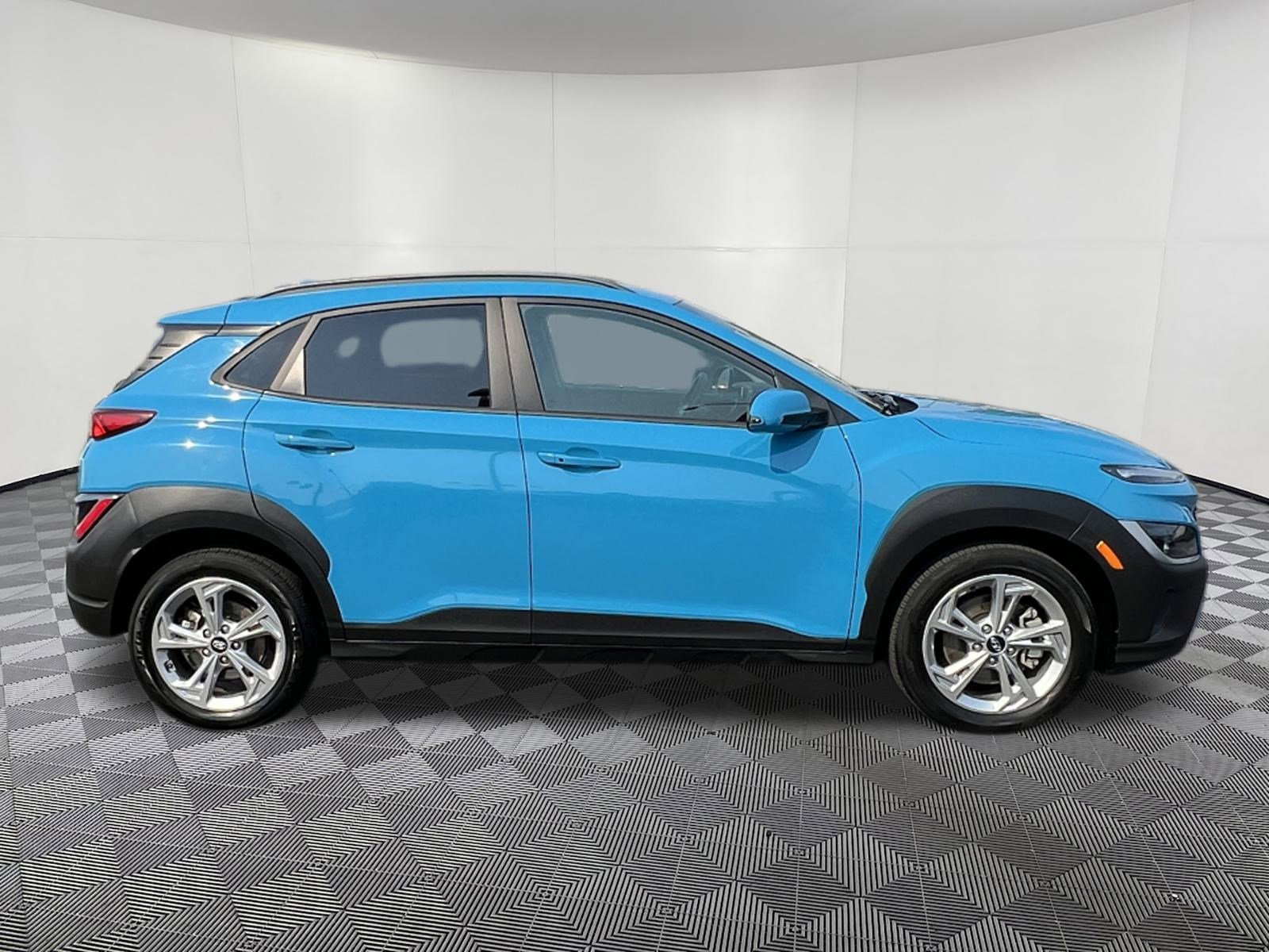 Used 2023 Hyundai Kona SEL image 7