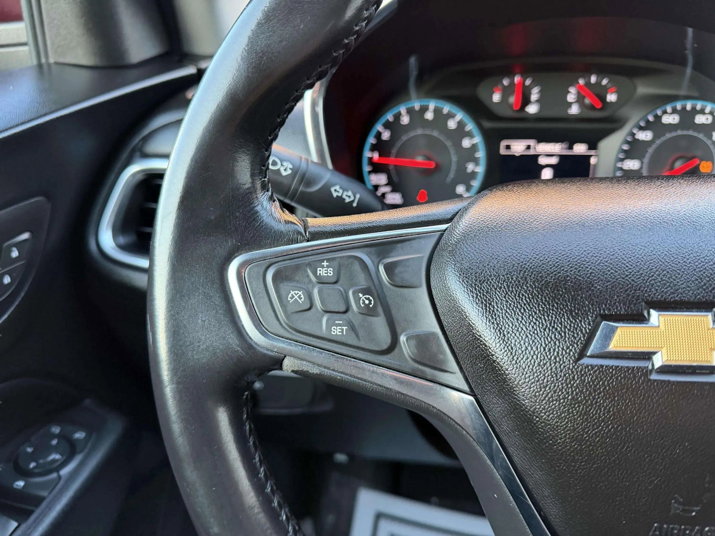 Used 2018 Chevrolet Equinox LT image 27