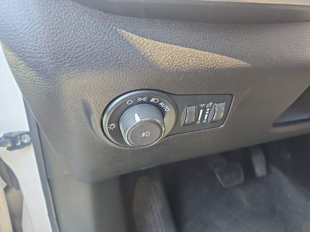 Used 2024 Jeep Compass Latitude AWD/4WD image 14