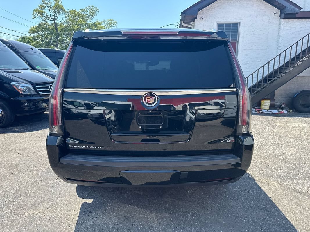 Used 2015 Cadillac Escalade Luxury AWD/4WD image 6