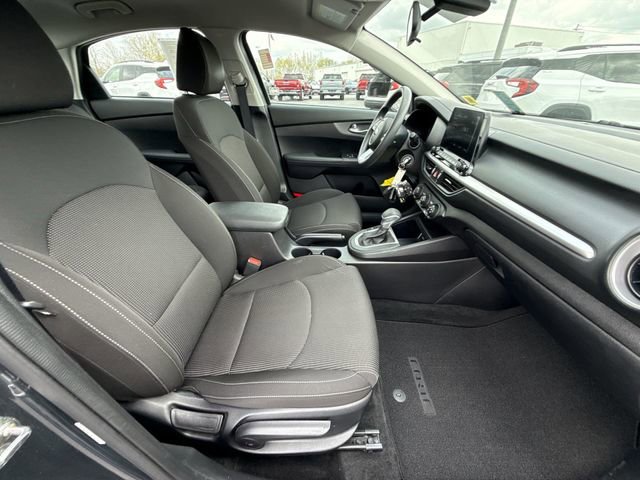 Used 2020 Kia Forte LXS FWD image 24