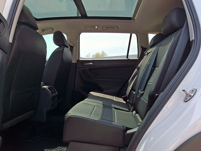 Used 2020 Volkswagen Tiguan SE AWD/4WD image 11
