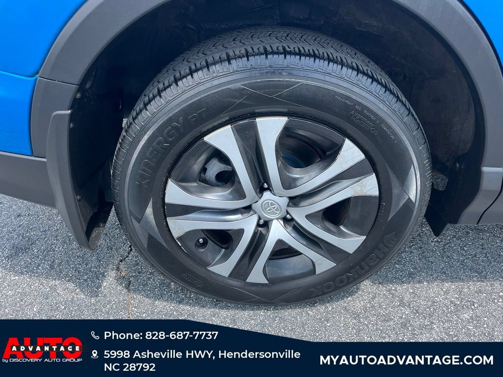 Used 2017 Toyota RAV4 LE w/ All Weather Liner Package AWD/4WD image 29