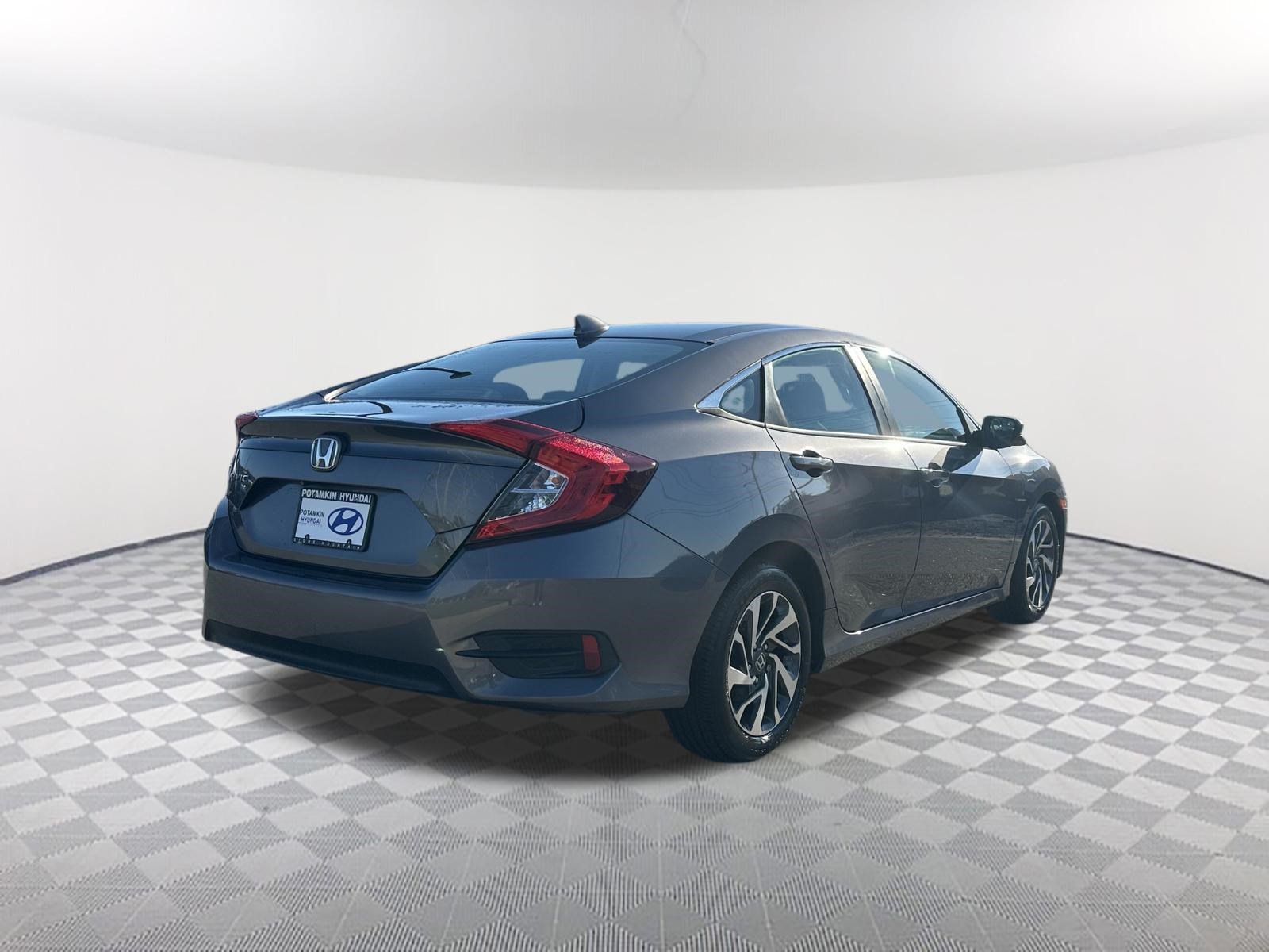 Used 2017 Honda Civic EX image 5