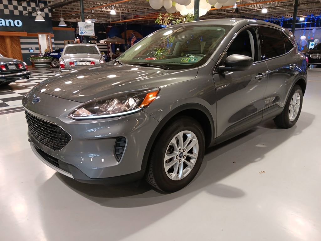 Used 2022 Ford Escape SE w/ Convenience Package image 1