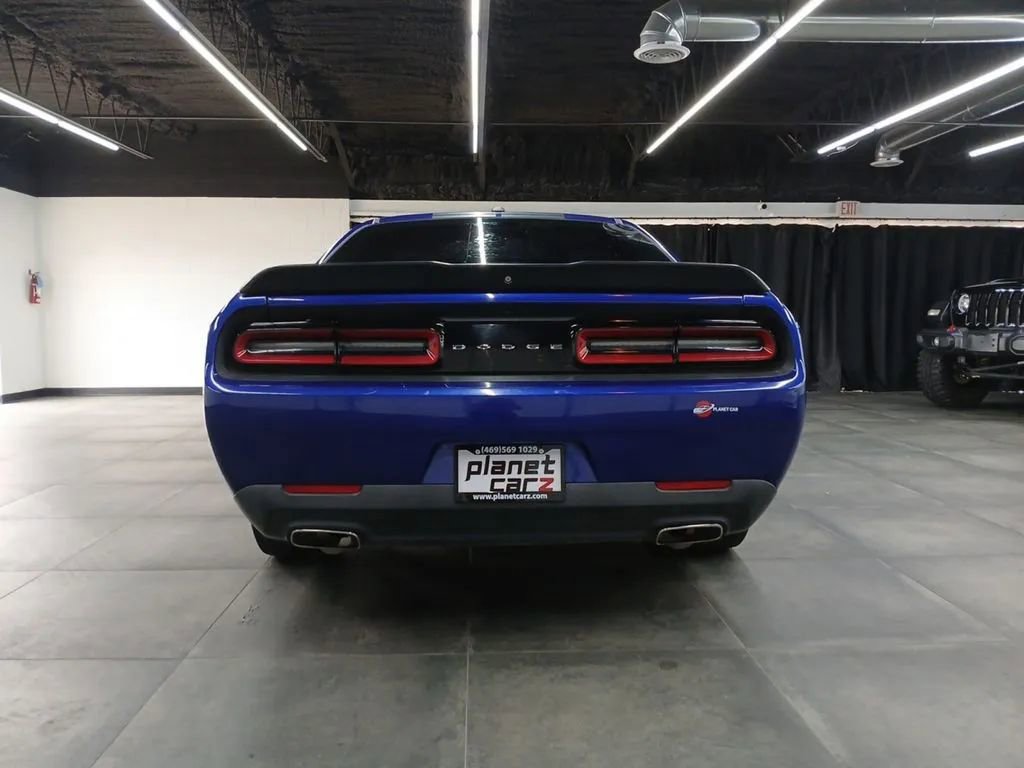 Used 2019 Dodge Challenger SXT w/ Blacktop Package RWD image 40