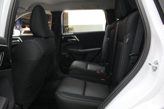 New 2026 Mitsubishi Outlander ES image 24