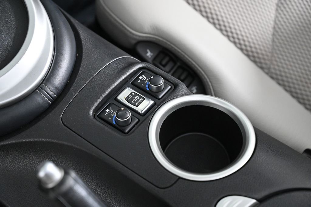 Used 2010 Nissan 370Z Touring w/ Sport Pkg image 26