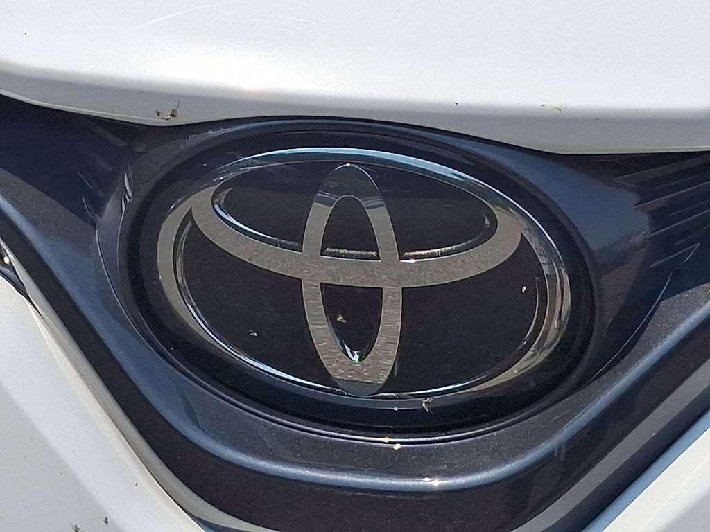 Used 2019 Toyota Camry LE FWD image 32