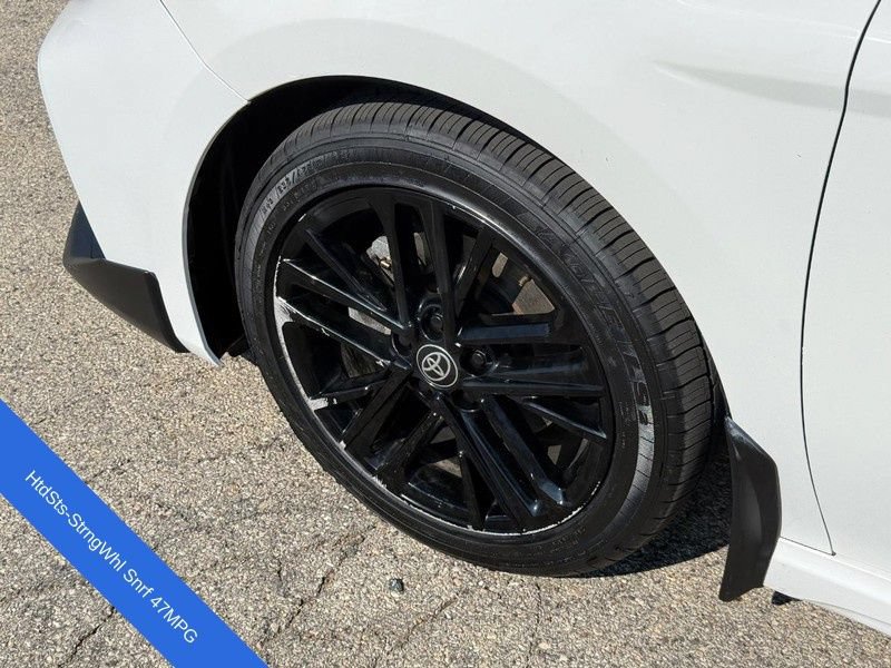 Used 2025 Toyota Camry SE w/ Convenience Package FWD image 10