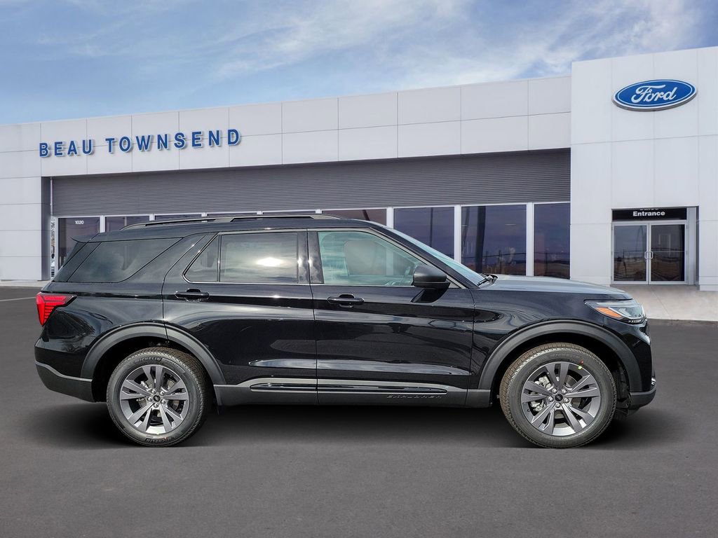 New 2026 Ford Explorer Active w/ Active Comfort Package image 3
