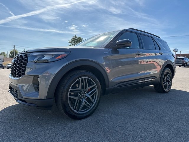 Used 2025 Ford Explorer ST-Line w/ ST-Line Street Pack