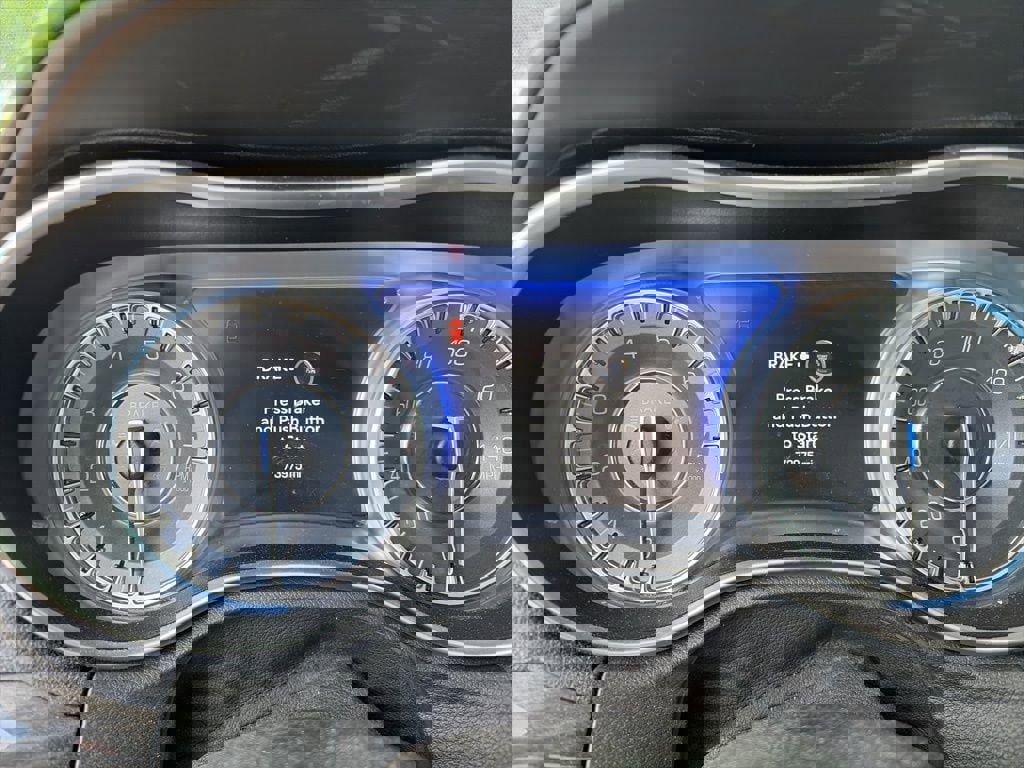 Used 2022 Chrysler 300 Touring L image 4