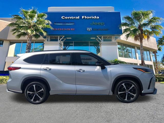 Used 2022 Toyota Highlander XSE image 4