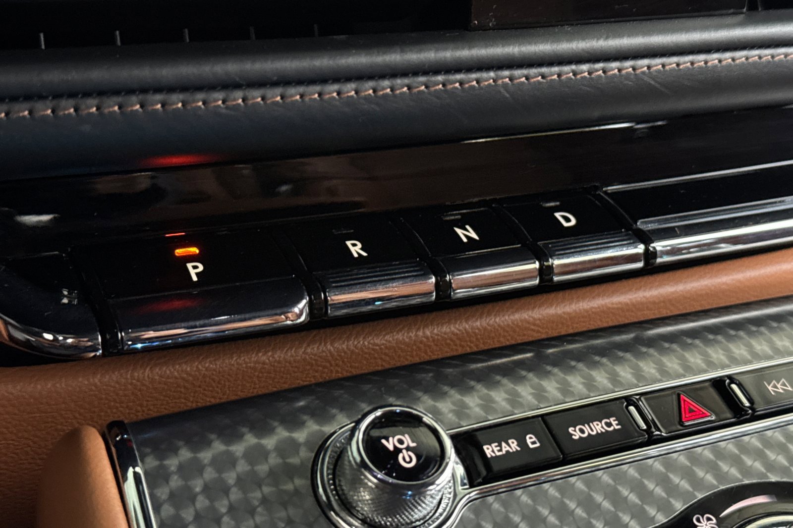 Used 2020 Lincoln Aviator Black Label Grand Touring w/ Class IV Trailer Tow Package image 21