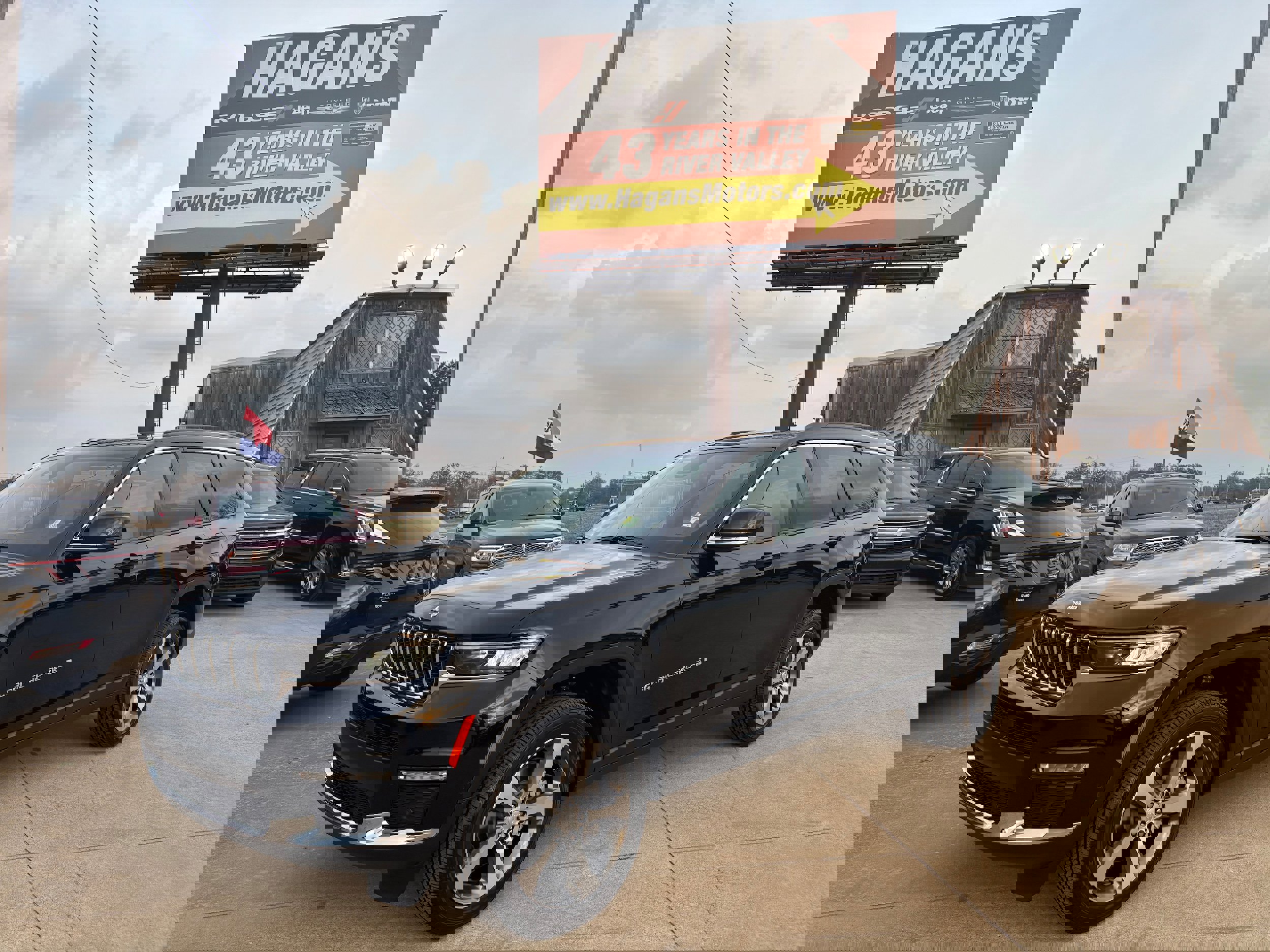 New 2025 Jeep Grand Cherokee L Limited w/ Luxury Tech Group II