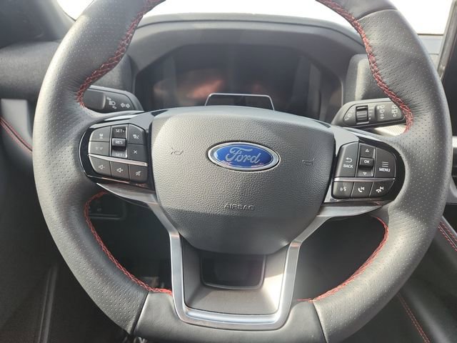 Certified 2025 Ford Explorer ST-Line image 13