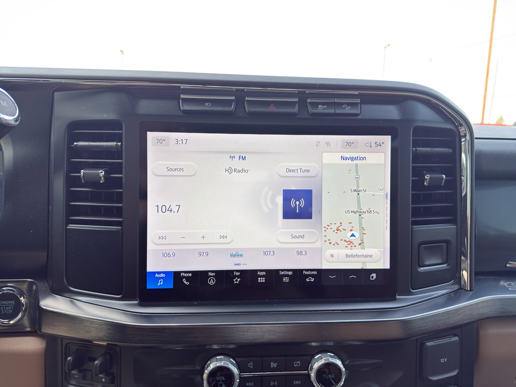 Used 2024 Ford F350 Lariat w/ Chrome Package image 17