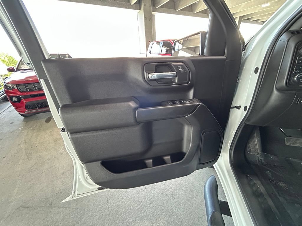 Used 2025 Chevrolet Silverado 1500 Custom w/ Turbomax Blackout Package AWD/4WD image 29