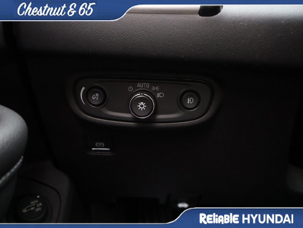 Used 2022 GMC Terrain SLT AWD/4WD image 32