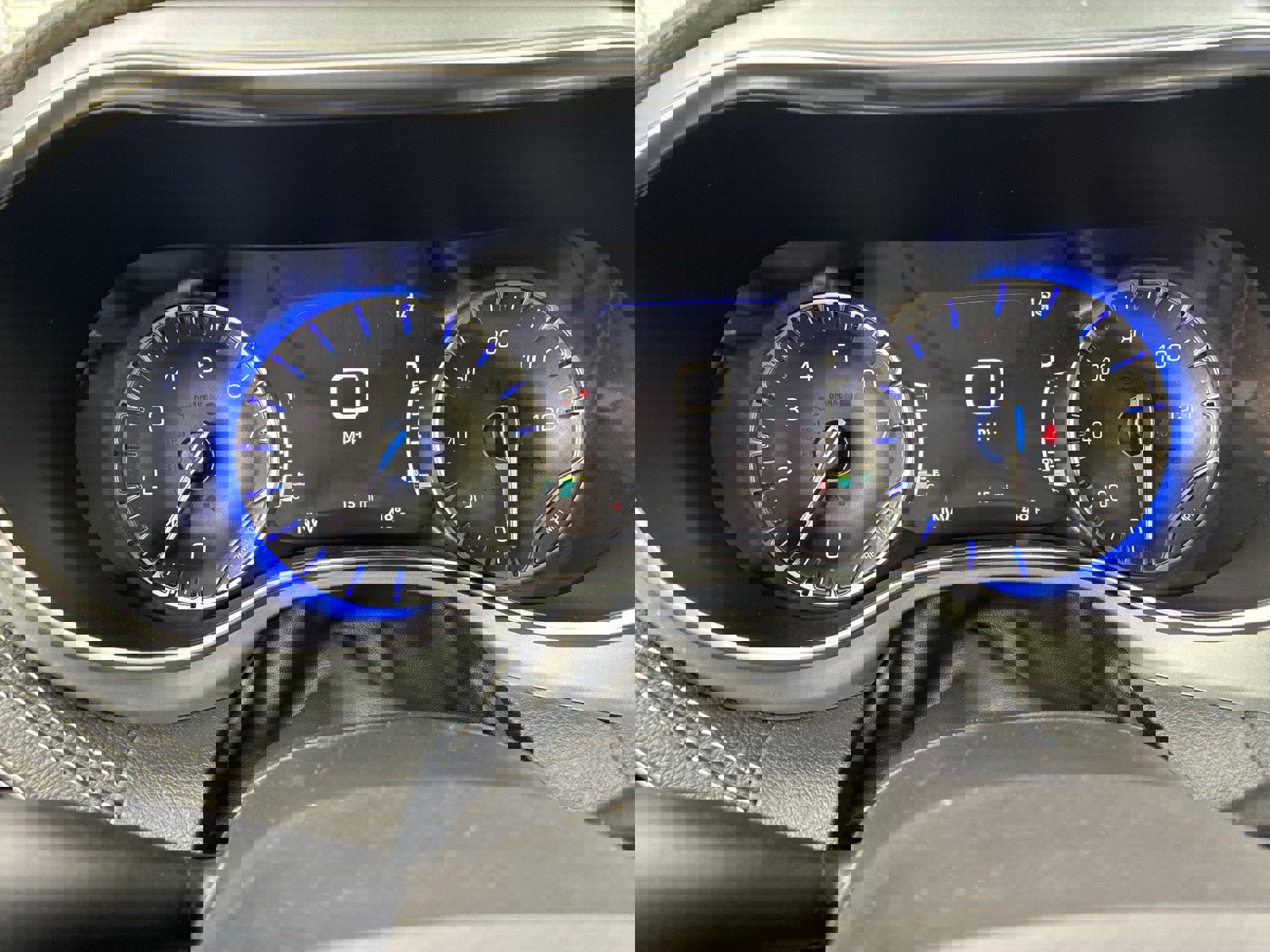 New 2026 Chrysler Pacifica Limited w/ Uconnect Theater Family Group image 32