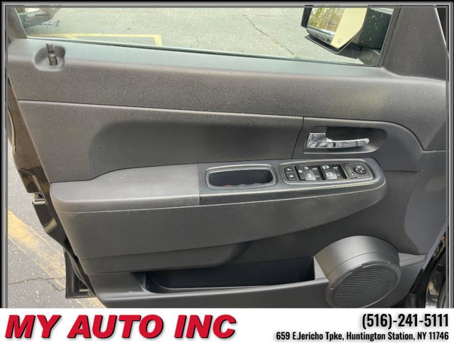 Used 2012 Jeep Liberty Sport image 23