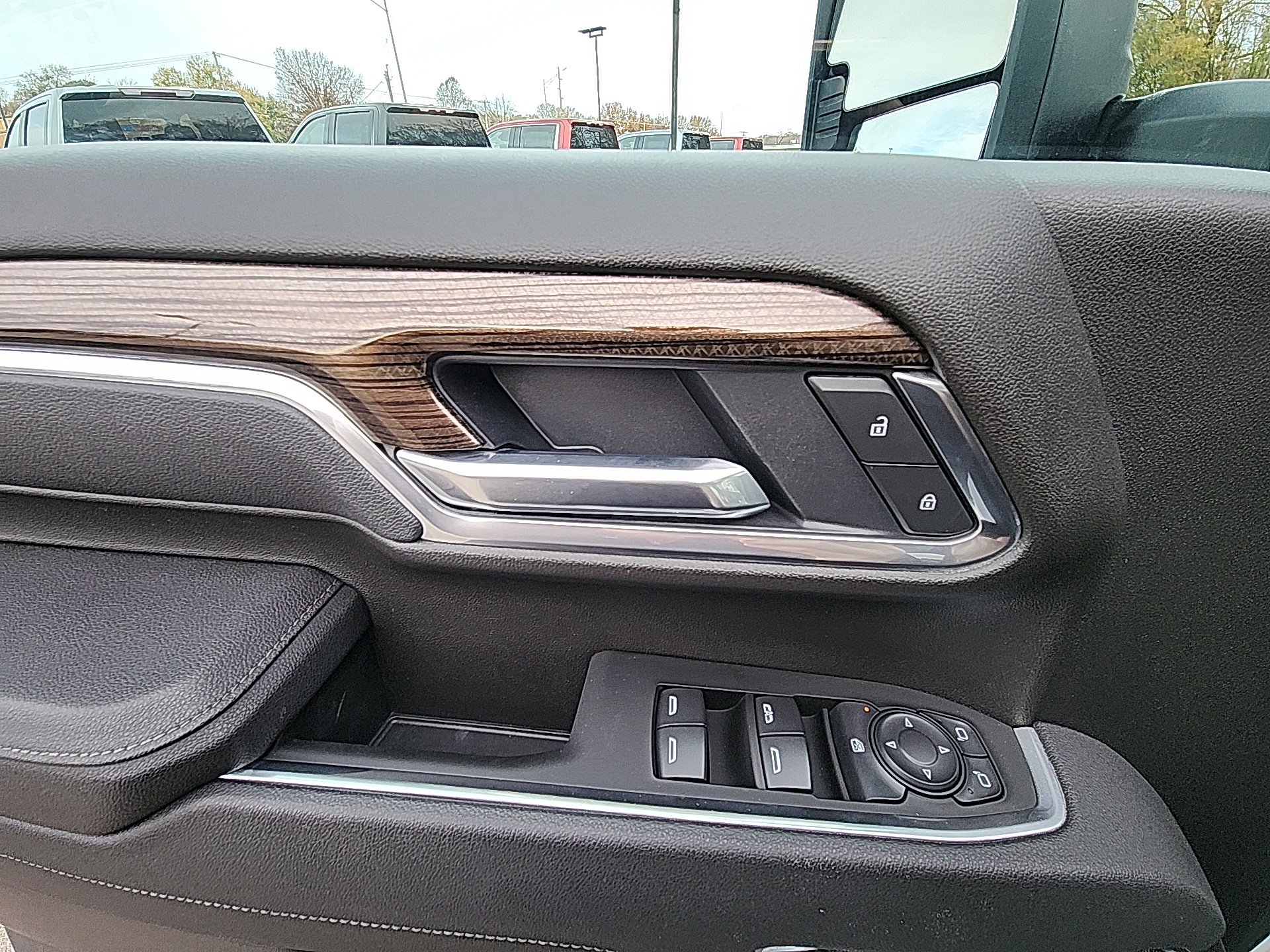 Used 2025 Chevrolet Silverado 2500 LT w/ Convenience Package image 14