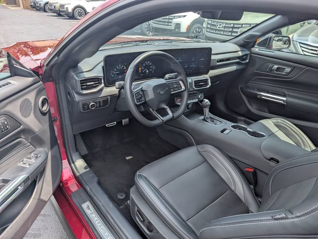 Used 2025 Ford Mustang Premium RWD image 9