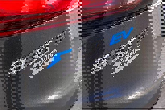 Used 2020 Chevrolet Bolt LT image 9