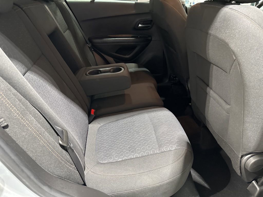 Used 2022 Chevrolet Trax LS w/ Tint and Cruise Package AWD/4WD image 19
