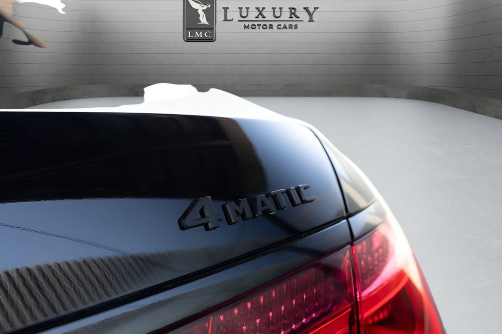 Used 2022 Mercedes-Benz S 580 4MATIC Sedan w/ AMG Line Package image 18