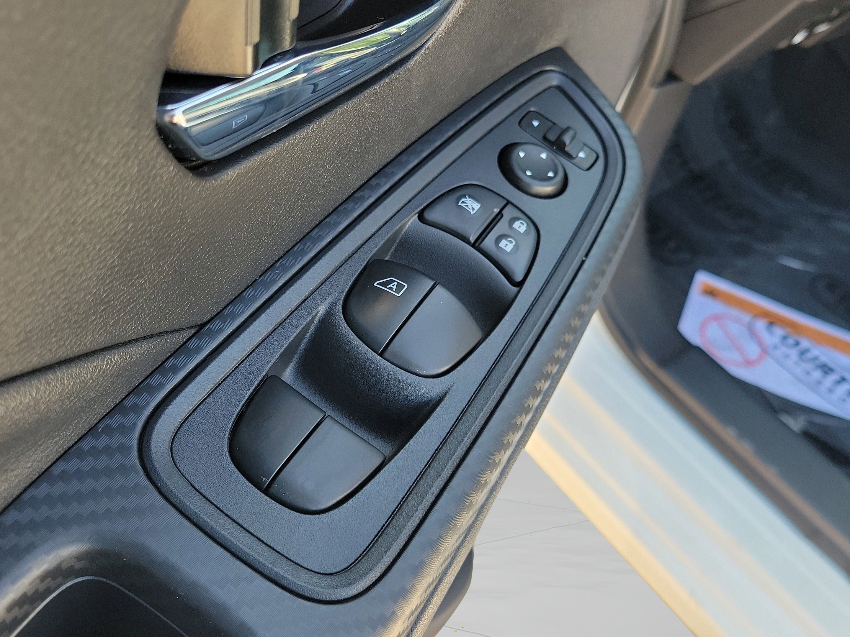 New 2025 Nissan Versa SV w/ Trunk Package FWD image 30