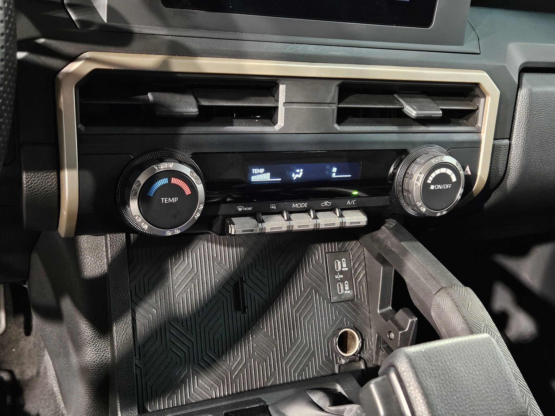 Certified 2024 Toyota Tacoma SR image 30