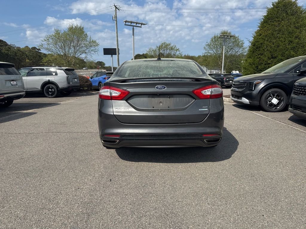 Used 2015 Ford Fusion SE w/ Equipment Group 201A image 4