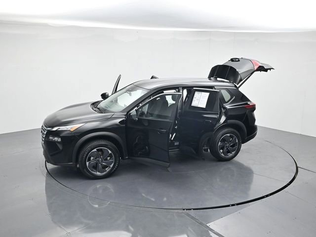 Used 2025 Nissan Rogue SV image 46