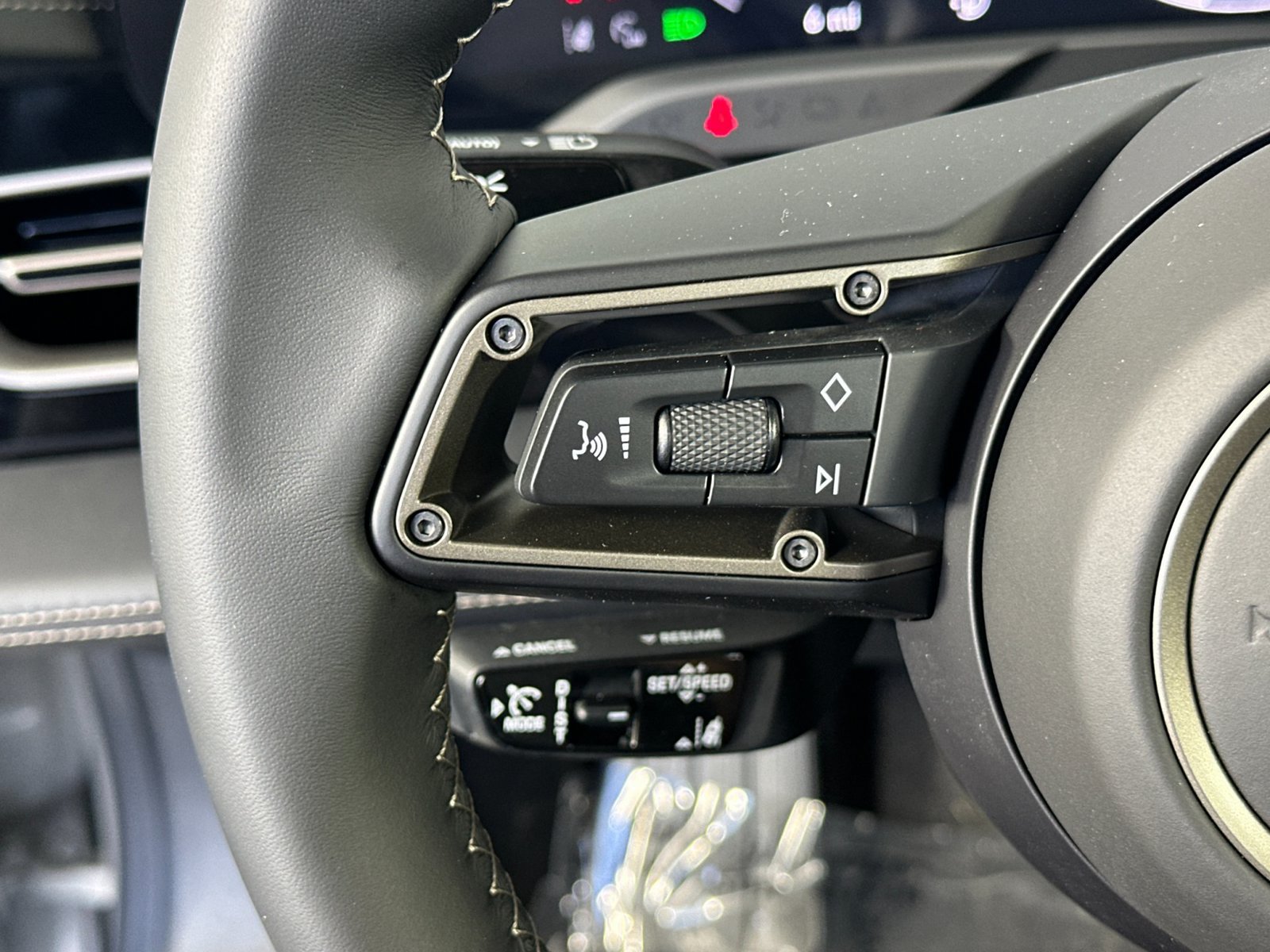 New 2026 Porsche Taycan Turbo AWD/4WD image 28