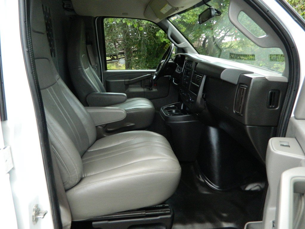 Used 2019 Chevrolet Express 2500 w/ Communications Package RWD image 14
