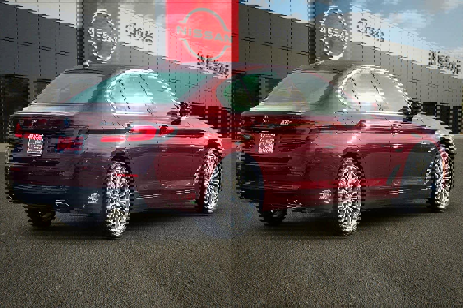 Used 2023 BMW 530e image 3